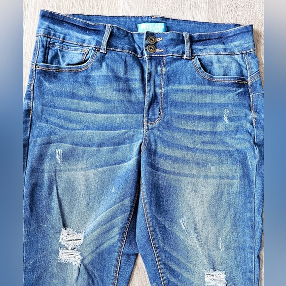 Size 14 Distressed Denim Skinny Jeans - Picture 2 of 5